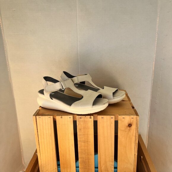 Camper Size 8 Cream Off-White Balloon Leather Adjustable T-Bar Heeled Sandals - Picture 7 of 13